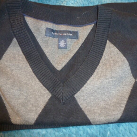 Tommy Hilfiger Black & Gray Knitted Sweater Vest Sz Large – Excellent Condition - Picture 11 of 11